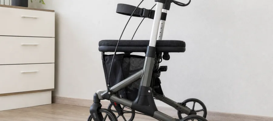 Rollator Sitzhoehe einstellen: richtige Position und Komfort