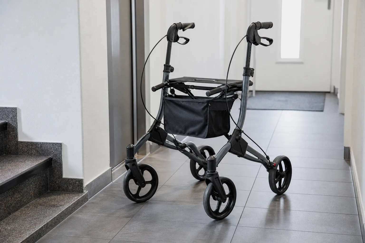 Rollator richtig benutzen: Kompletter Praxis-Leitfaden fuer sicheres Gehen