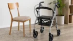 Schritt-fuer-Schritt-Anleitung: Aufstehen und Hinsetzen mit dem Rollator