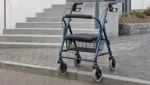 Treppen, Bordsteinkanten und Niveauwechsel gefahrlos angehen mit dem Rollator