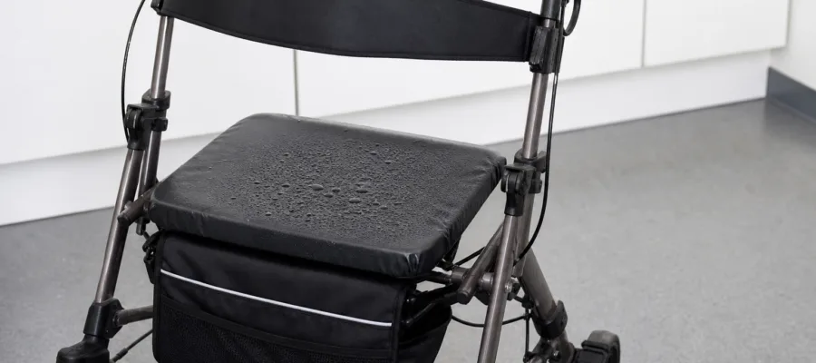 Wasserdichten Rollator-Sitzbezug selber fertigen